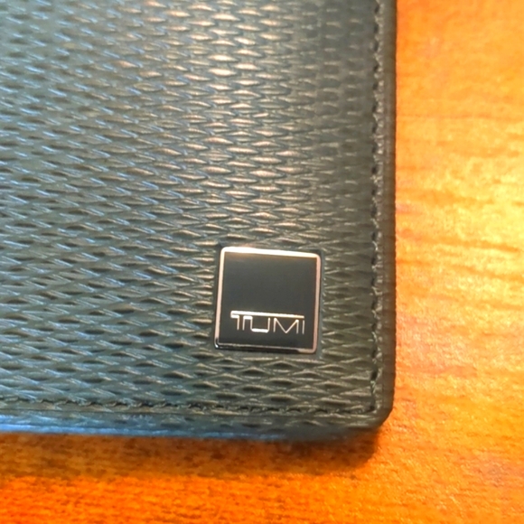 Tumi Monaco Billfold Wallet - Picture 4 of 5